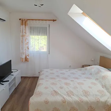 Toserdei Vendeghaz 아파트 Lakitelek