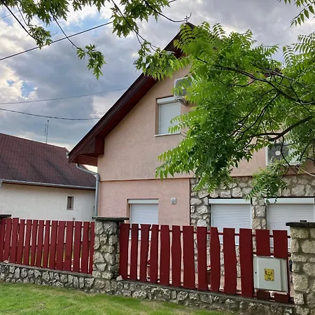 아파트 Toserdei Vendeghaz *